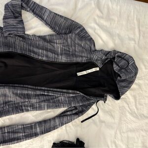 Lululemon Women's Striped Gray Jacket (2)